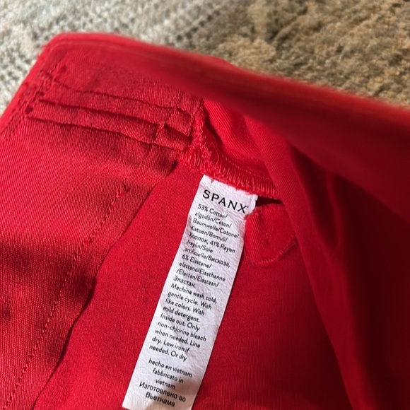 SPANX Bold Red Ponte Kick flare pants - cropped - size small- great condition - Picture 3 of 6
